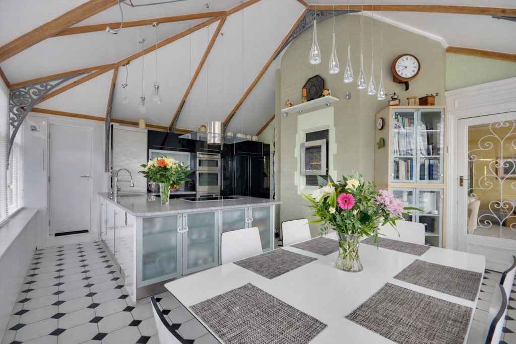 a1bfdd9d-c9c4-4db7-a7ec-5b28f3bb773b